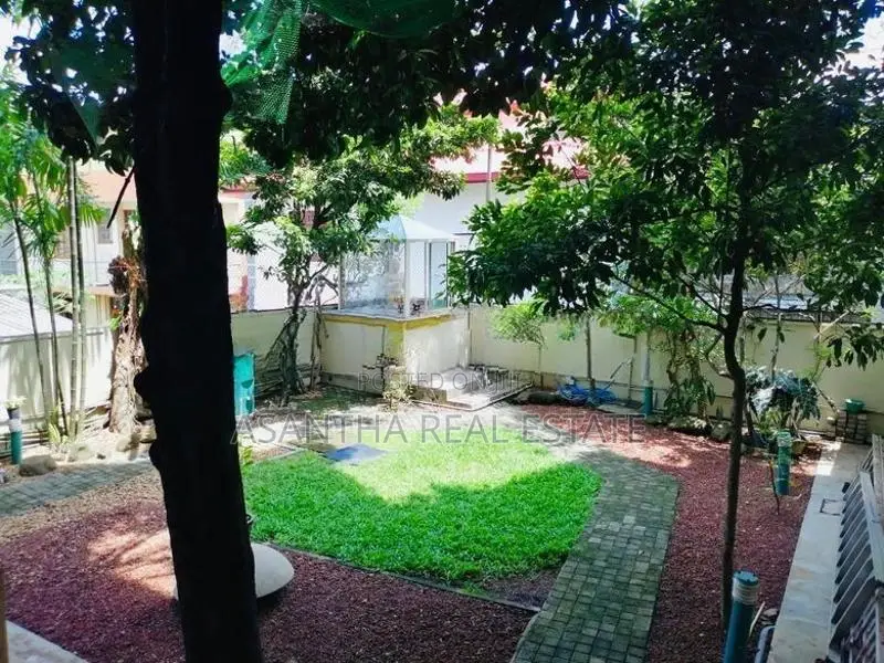 (AFA308) 03 Storey House with 20P Meda Welikada Road, Rajagiriya