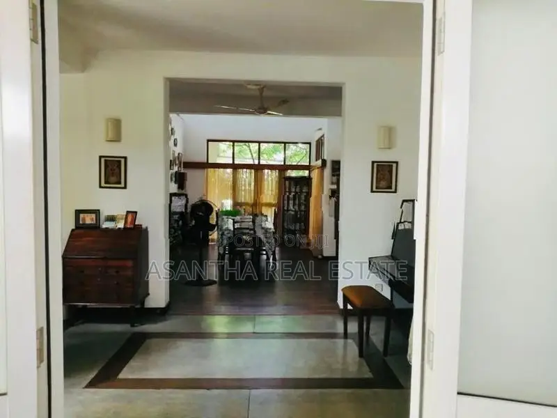 (AFA308) 03 Storey House with 20P Meda Welikada Road, Rajagiriya