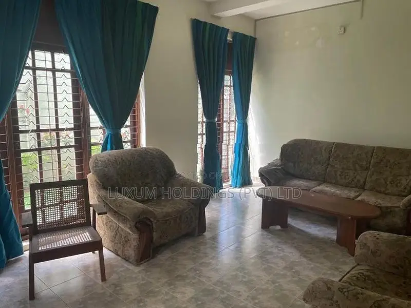 House For sale in Station Road Mount lavinia