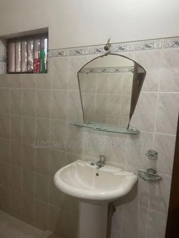 House For sale in Station Road Mount lavinia