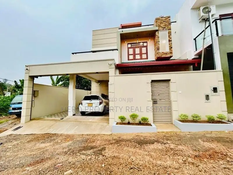 HAS208 - Luxury Quality House for Sale in Piliyandala