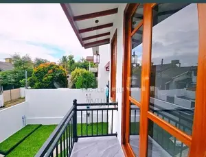 ණවමාදිලියේ ලස්සන විසාල දෙමහල් නිවසක්විකිනිමට කොටිටාවෙි
