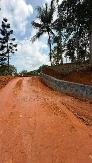 කරාපිටිය රෝහලට ලගින්ම බිම් කොටස්