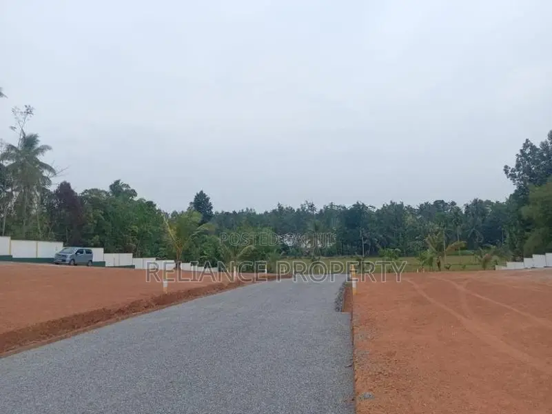 Super Location Land in Kottawa - Diyagama
