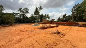 කරාපිටිය රෝහලට ලගින්ම බිම් කොටස්