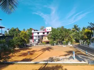 ගාල්ල බද්දේගම පාරෙන් බිම් කොටස්