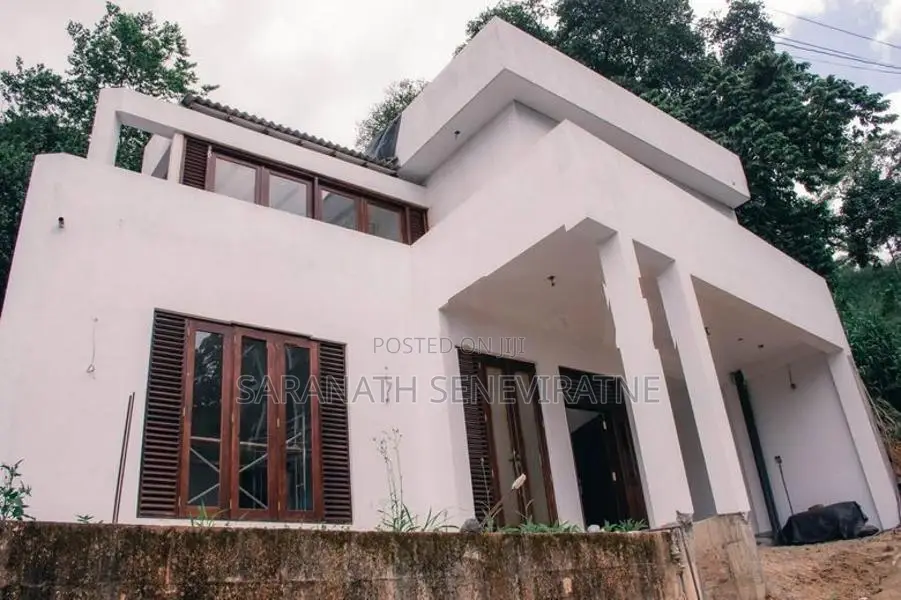 Brand New House for Sale – Bahirawakanda Path, Kandy