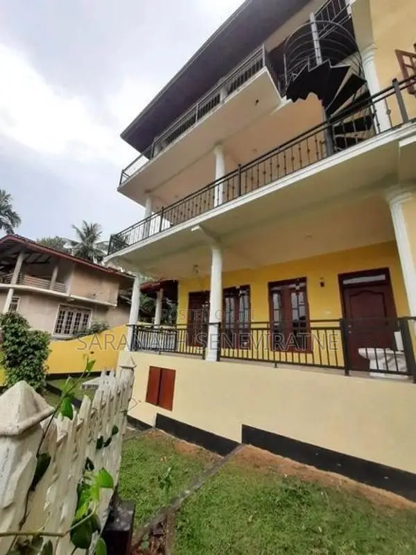 Spacious House for Sale – Uduwawala, Katugastota