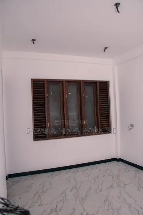 Brand New House for Sale – Bahirawakanda Path, Kandy
