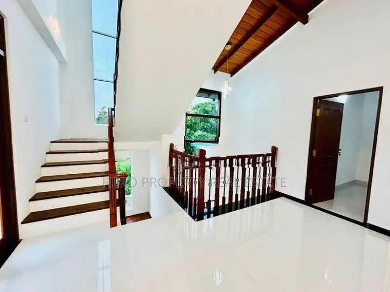 HAS208 - Modern Luxury House for Sale in Piliyandala 🏠