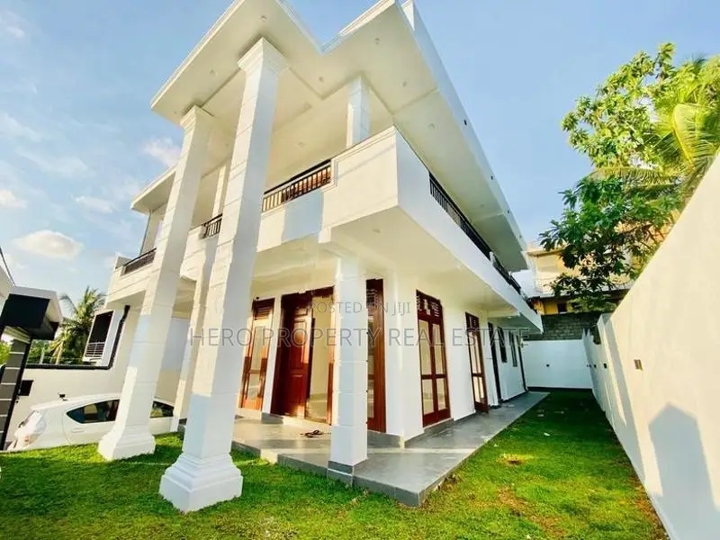 HAS206 - Luxurious Modern House for Sale in Piliyandala