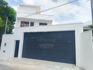 අලුත් දෙමහල් නිවසක් විකිනිමට මහරගම නුගේගොඩ මාර්ගයේ දෙල්කන්ද .