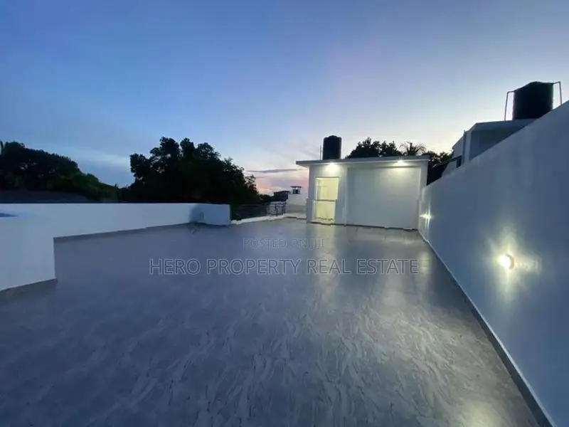 HJS205 - Luxurious House for Sale in Piliyandala
