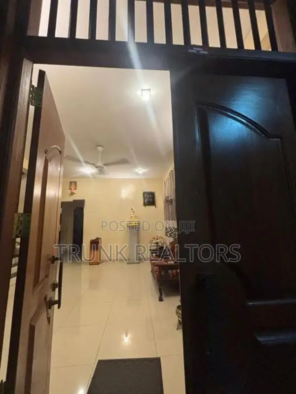Dehiwala 05BR House For Sale (NK11404)