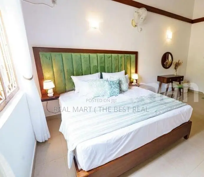 COLOMBO 03 : 8-AC-BR (6,000 SQFT) FULLY FURNISHED LUXURY HOTEL FOR REN