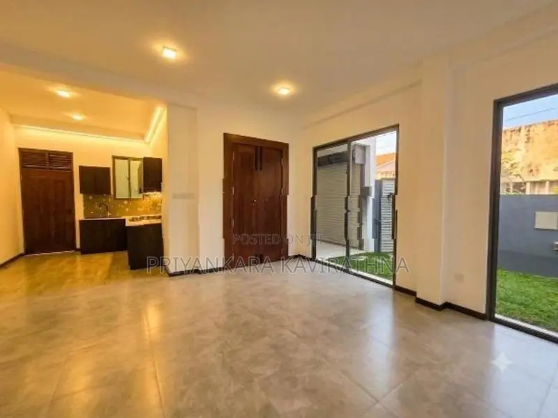 Brand New Mordern 3 Storied House in Batuwandara