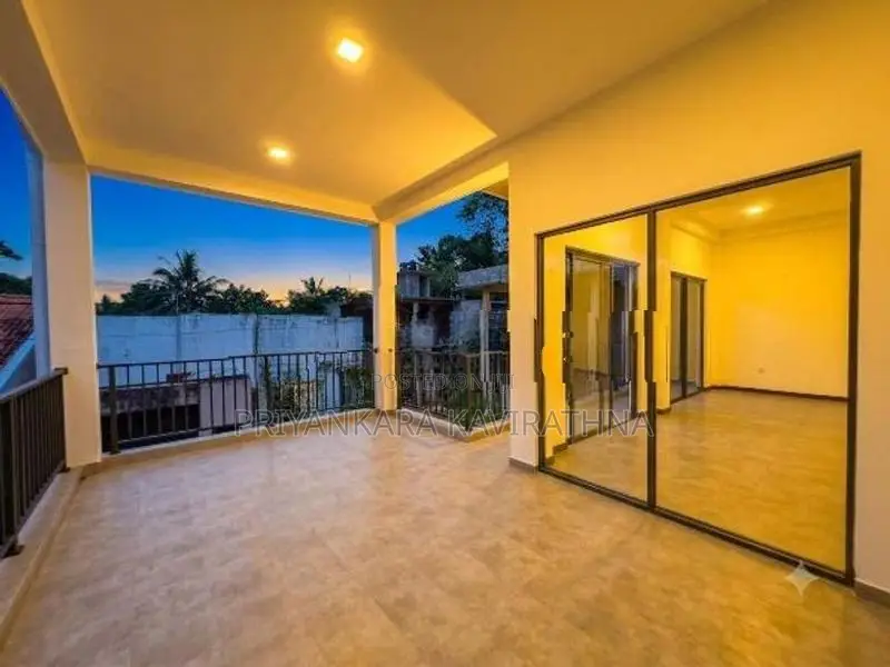 Brand New Mordern 3 Storied House in Batuwandara