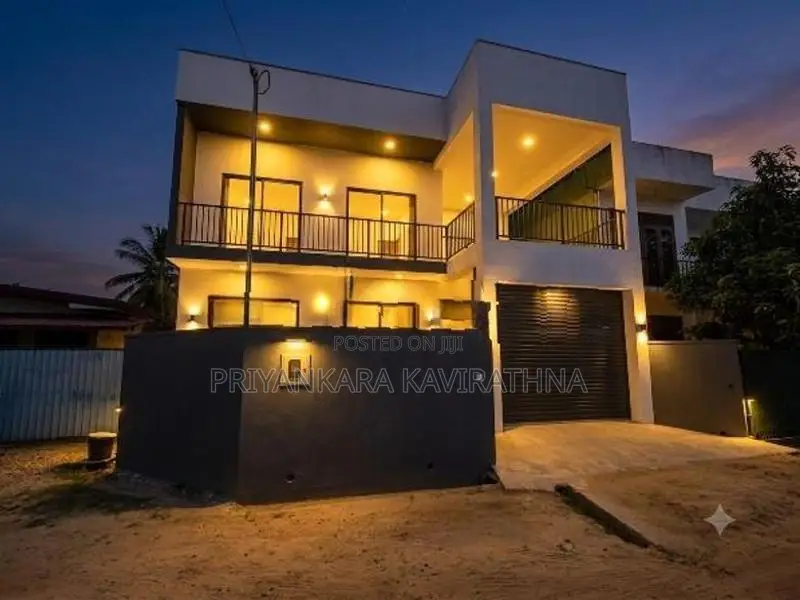 Brand New Mordern 3 Storied House in Batuwandara