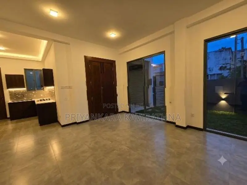 Brand New Mordern 3 Storied House in Batuwandara
