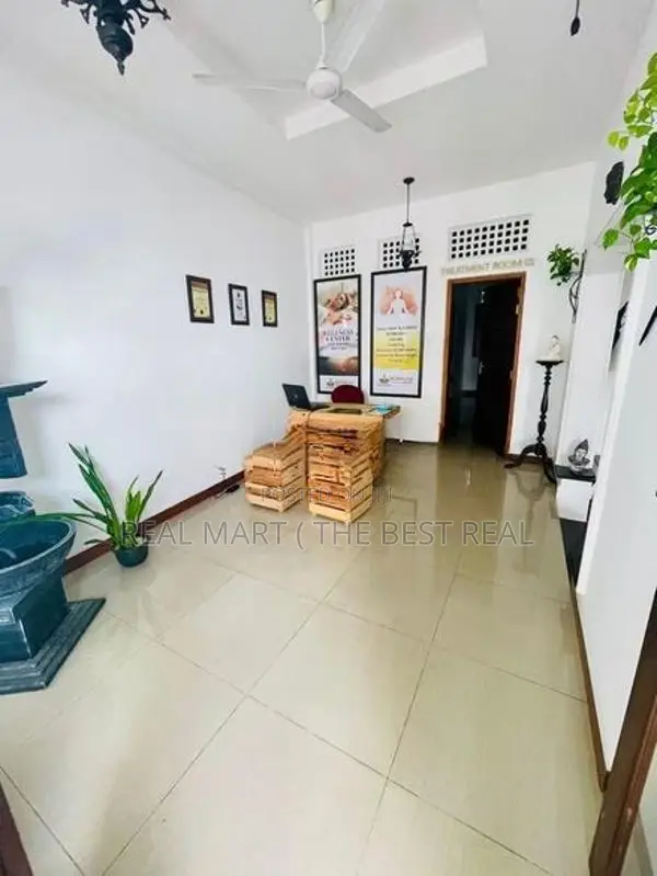Boralesgamuwa : 2BR (11P) Residential House for Sale