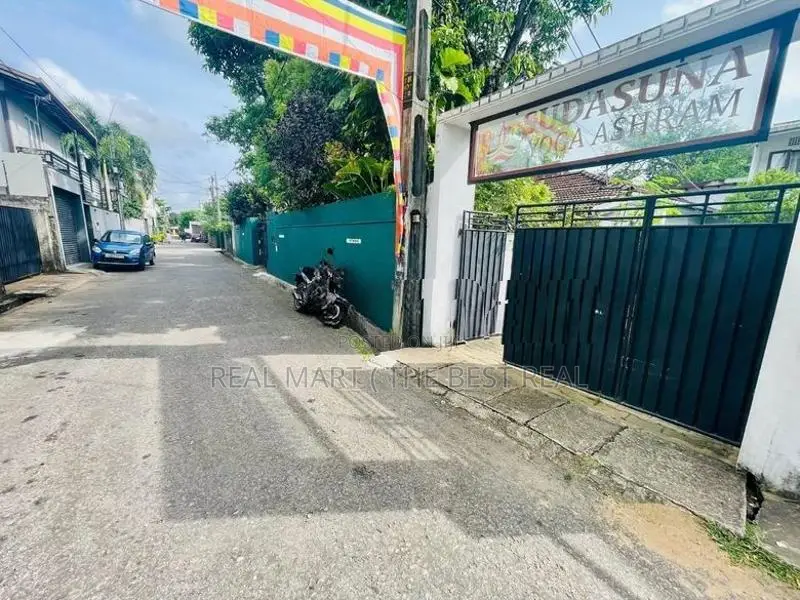 Boralesgamuwa : 2BR (11P) Residential House for Sale