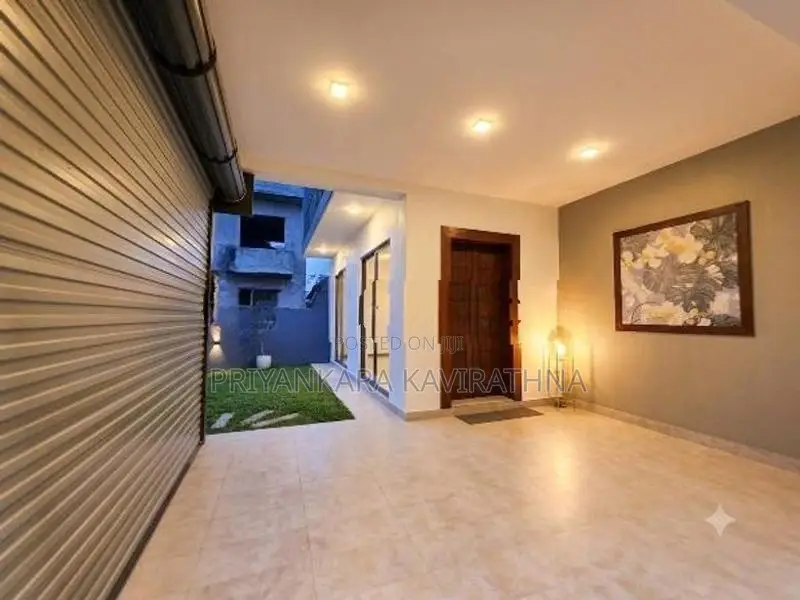 Brand New Mordern 3 Storied House in Batuwandara