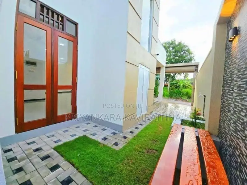 Brand New Mordern 2 Storied House in Piliyandala