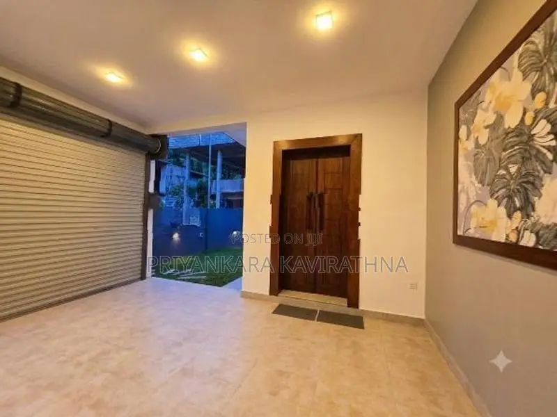 Brand New Mordern 3 Storied House in Batuwandara