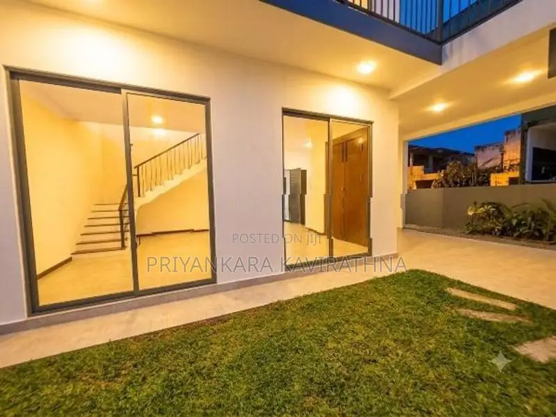 Brand New Mordern 3 Storied House in Batuwandara