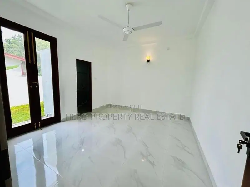 Quality Luxurious House for Sale in Athurugiriya