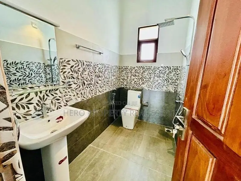 Quality Luxurious House for Sale in Athurugiriya