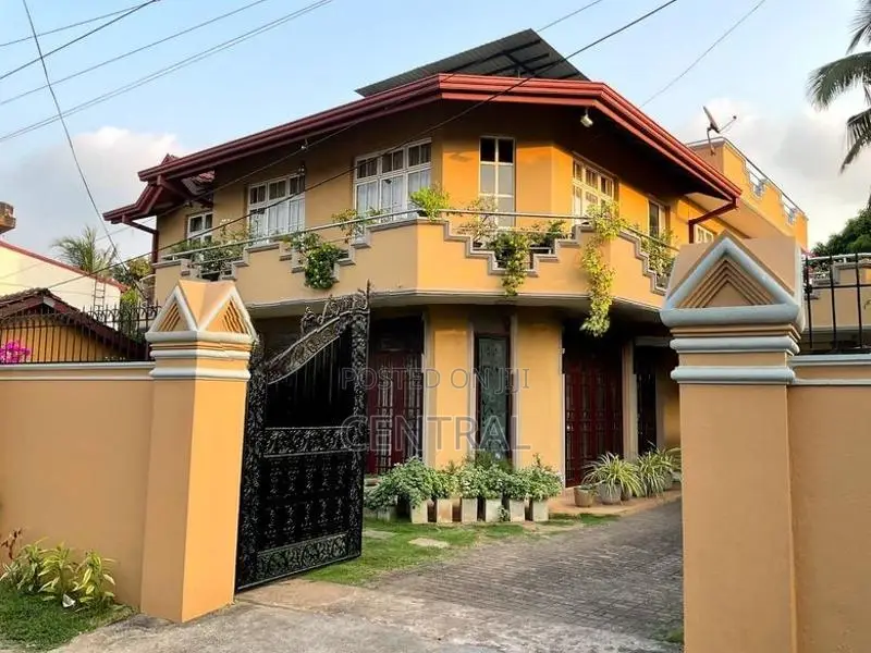 Luxurious 5 Bedroom 3-Story House for Sale in Paliyawatta (C7-5614)
