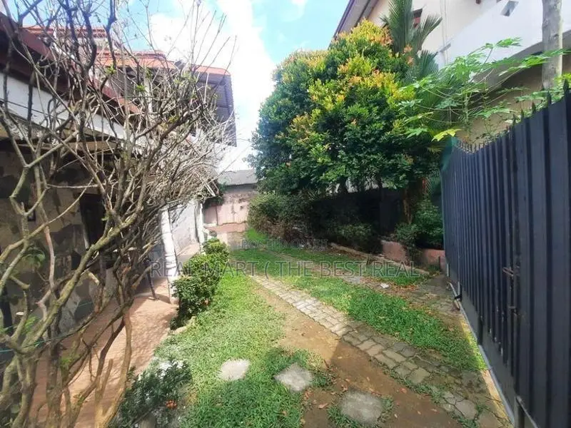 DEHIWALA : 6-BR (12.2P) LUXURY HOUSE FOR SALE at Aththidiya