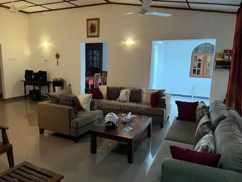 11 Bedroom House + 2 Apartments for Sale – Wattala (C7-9117)
