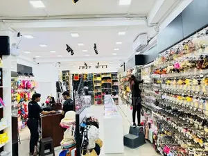 3 STORIED COMMERCIAL BUILDIND FOR RENT COLOMBO 2 AS2697