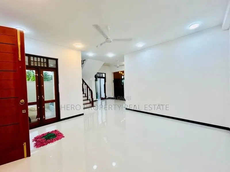 HAS208- Elegant Luxurious House for Sale in Piliyandala 🏠