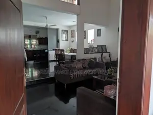 BORALESGAMUWA : 5-BR (10P) MODERN 3-STOREY HOUSE FOR SALE