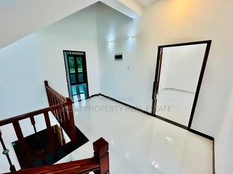 HAS208- Elegant Luxurious House for Sale in Piliyandala 🏠