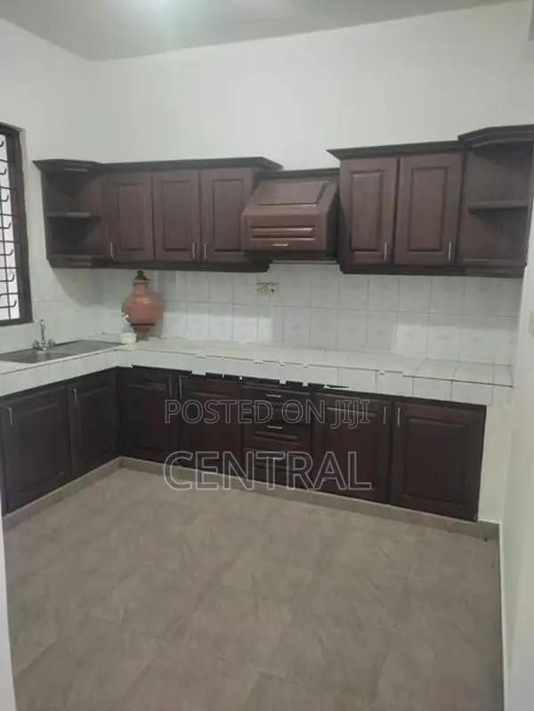 4 Bedroom House for Sale Kuda Edanda Road, Wattala (C7-8360)