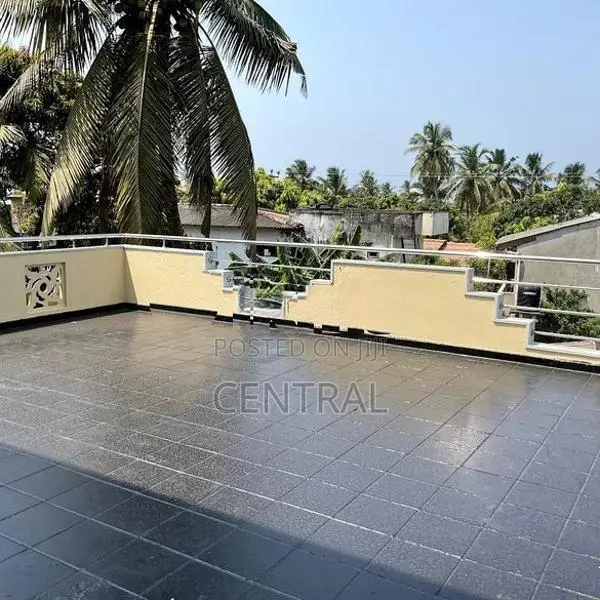 Luxurious 5 Bedroom 3-Story House for Sale in Paliyawatta (C7-5614)
