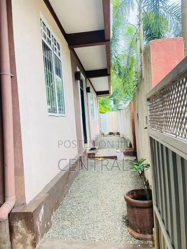 House for Sale in Enderamulla, Wattala (C7-7188)