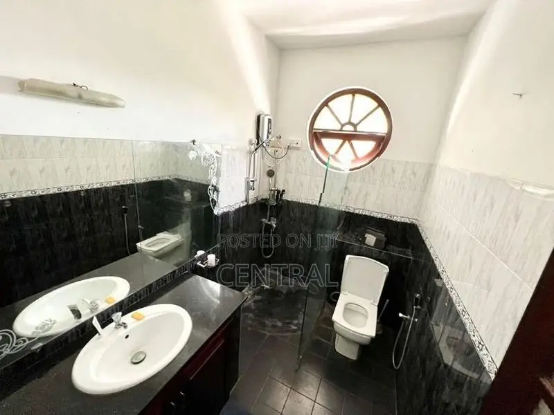 LUXURY 5 BEDROOM HOUSE FOR SALE IN WATTALA (C7-6226)