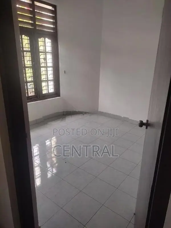 4 Bedroom House for Sale Kuda Edanda Road, Wattala (C7-8360)