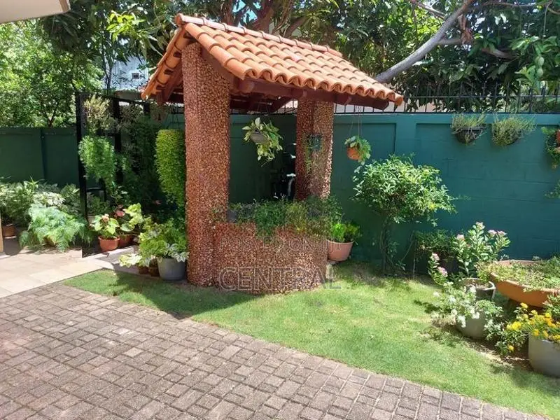 Luxurious 5 Bedroom 3-Story House for Sale in Paliyawatta (C7-5614)