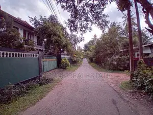 යක්කල නගරයට සහ ගම්පහට ආසන්නව නවීන පදිංචි නොවූ තනි මහල් නිවස(පර්චස් 6.2