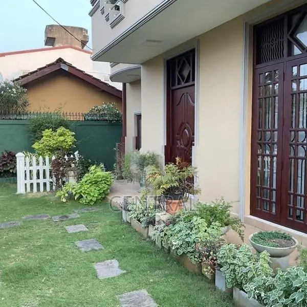 Luxurious 5 Bedroom 3-Story House for Sale in Paliyawatta (C7-5614)
