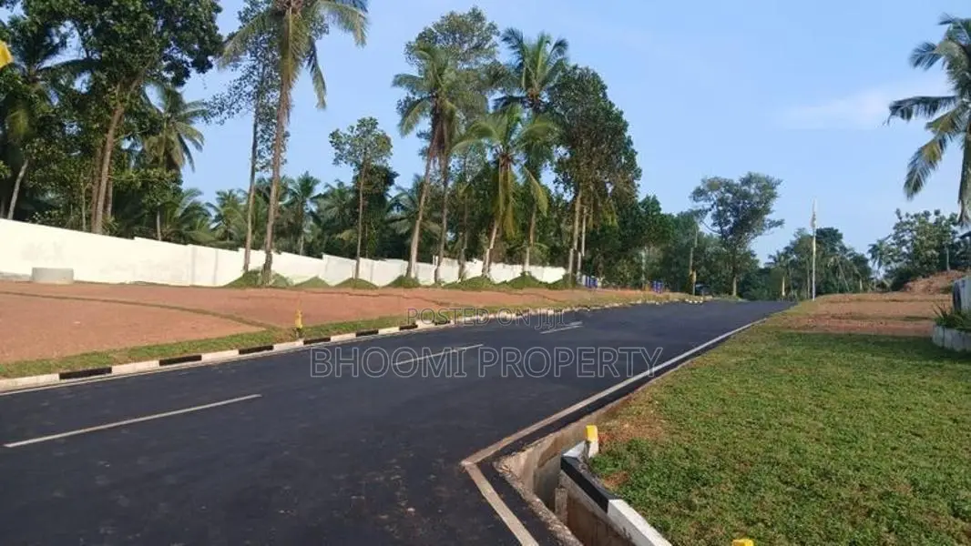 Amazing land for sale Kadawatha