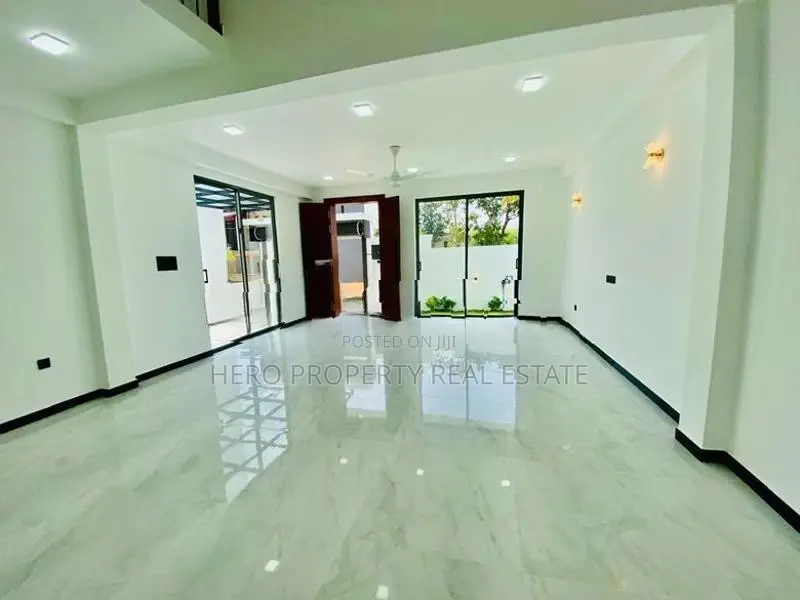 HAS207 - Modern Luxury House for Sale in Piliyandala