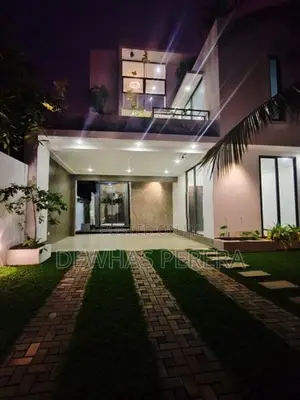 super luxury 3story Brand new house smak juntion kadawata
