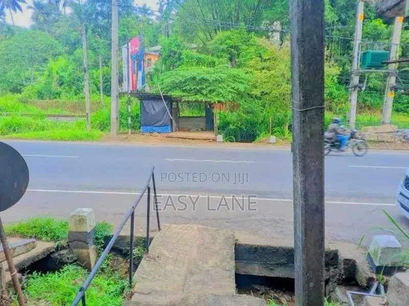 නුවර, ගෙලිඔය නගරයෙන් ගම්පල පාරට මුහුනලා නිවසක් / RU 15008